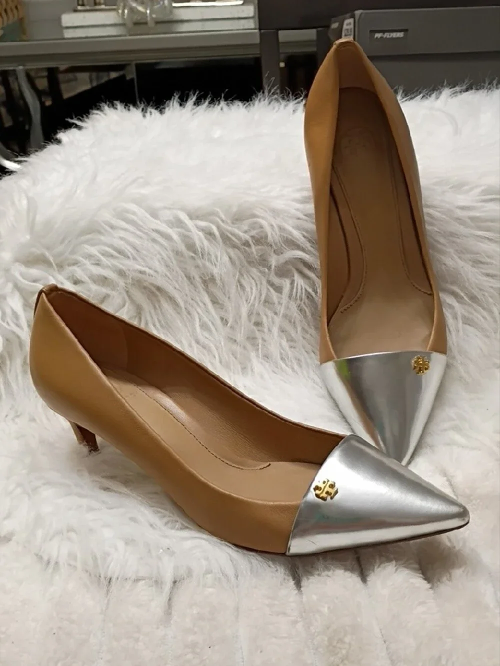 Tory Burch Nude & Metallic Silver Pointed Kitten Spectator Pumps Kitten Heels 6